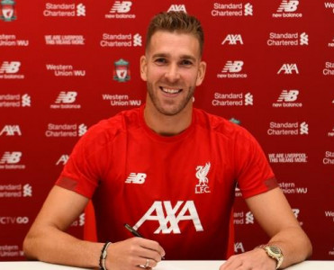 "Liverpul" qapıçısı ilə müqaviləni yenilədi