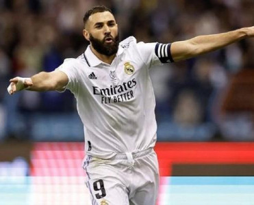 Benzema “Real”dan gedir