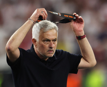 Mourinyodan təəccüblü "medal" hərəkəti