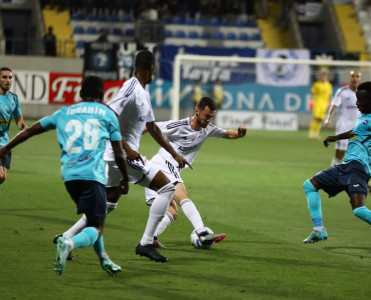 Zirə Qarabağ'a qalib gəldi, Səbail darmadağın oldu