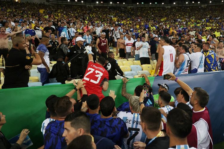 Braziliya - Argentina matçında azarkeşlər dava salıblar  - FOTO - VİDEO