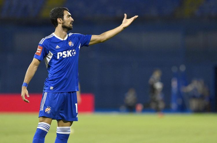 Mahir Emreli 4 matçdır əsas heyətə düşmür