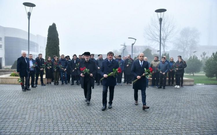 “Vüqar Həşimov Memorialı-2023”ün iştirakçıları Heydər Əliyevin abidəsini ziyarət ediblər