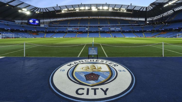 Yanvarda "Mançester Siti"dən ayrılır