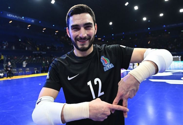 Rövşən Hüseynli : "Azda olsa şansımız var"