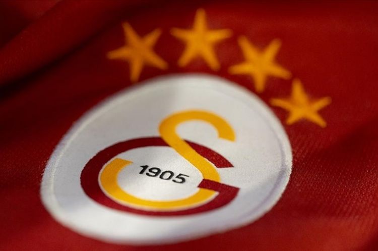 PSJ-nin futbolçusu “Qalatasaray”a təklif edildi