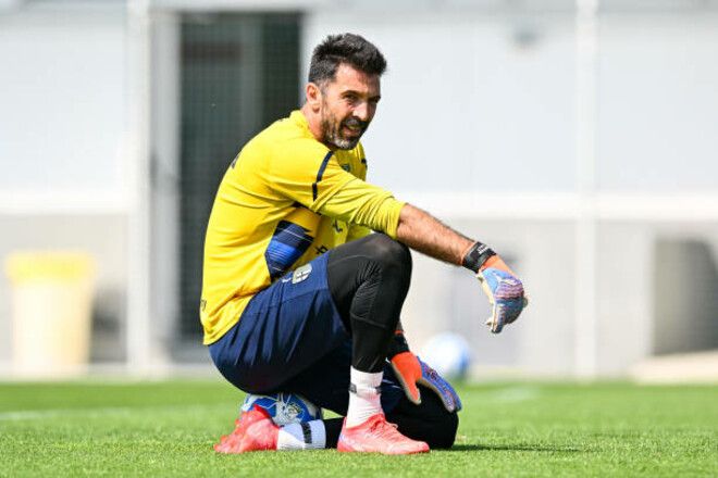 Buffon: Qapılar böyüdülməlidi