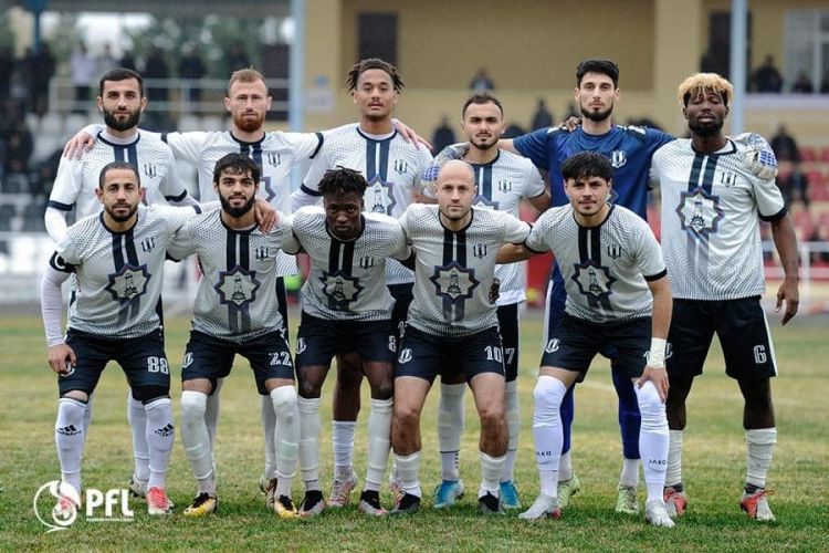 “Karvan” iki futbolçu ilə yollarını ayırdı