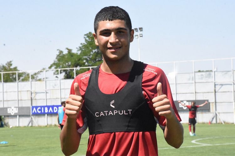 17 yaşlı türk futbolçu İngiltərə yolunda