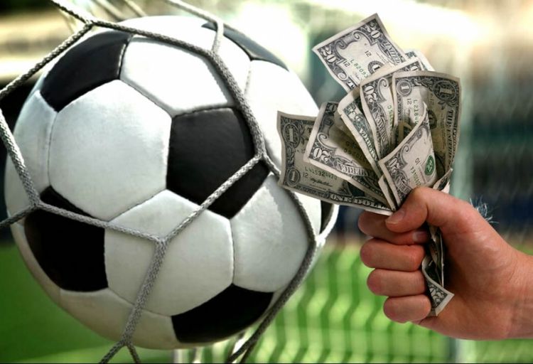 Üç hakim və bir klub rəsmisi futboldan kənarlaşdırıldı