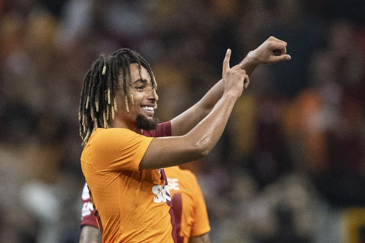 “Qalatasaray”ın futbolçusu PSJ-yə keçir?