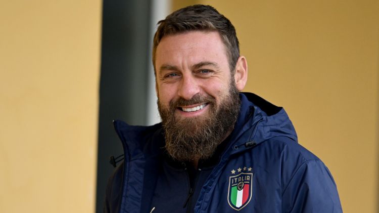  De Rossi “Roma”nı çalışdıra bilər 