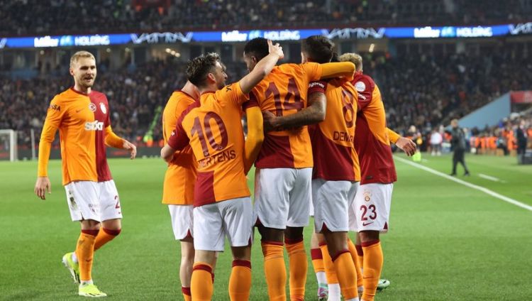 "Qalatasaray"dan darmadağın