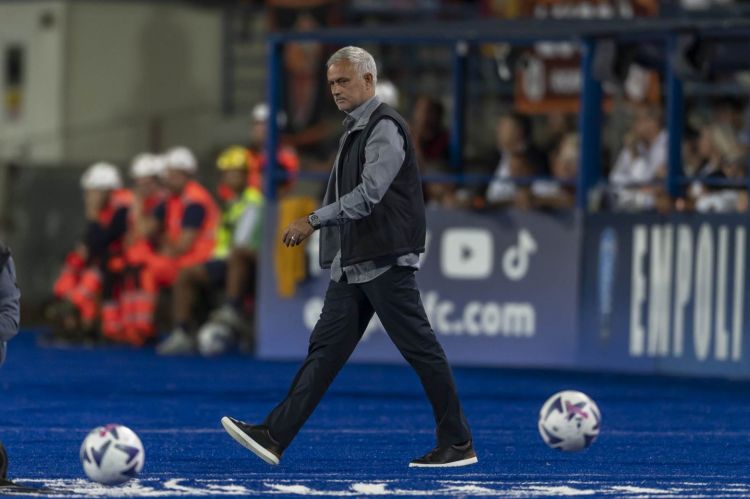 Petit "Çelsi"ni xilas edəcək məşqçinin adını açıqlayıb