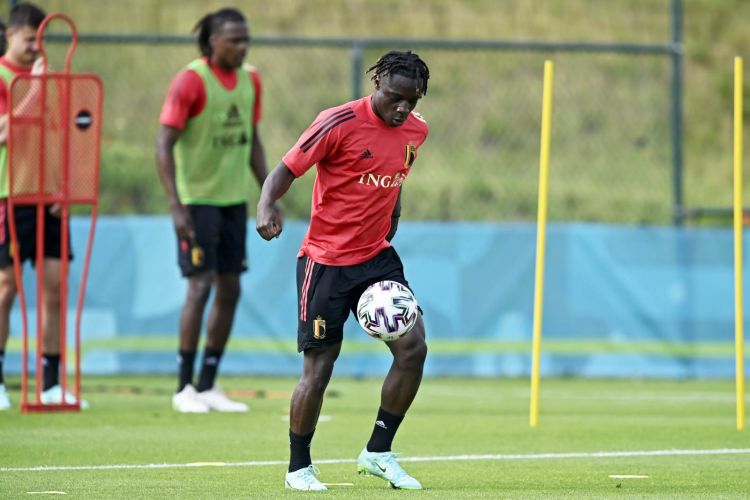 Doku driblinqi bu ulduzlardan öyrəndiyini ETİRAF ETDİ