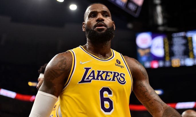 LeBron karyerasını bitirmək istədiyi klubun adını açıqladı