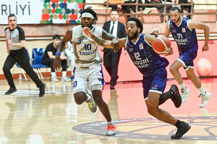 "Neftçi" və "Xəzri" klubları kubokun yarımfinalında