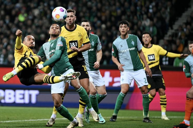 "Borussiya" səfərdə üç xal qazandı