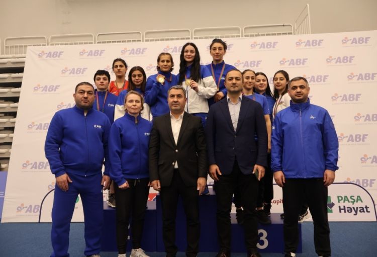 Azərbaycanın qadın boksçuları beynəlxalq turniri 9 medalla başa vurublar
