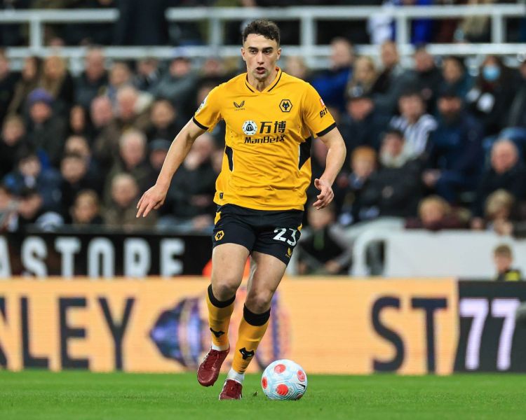 “MY” gözünü “Vulverhempton”un müdafiəçisinə dikib