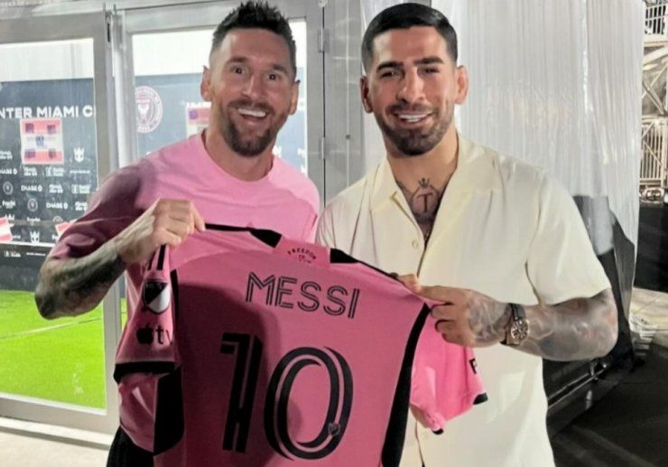 Lionel Messi UFC çempionu ilə qarşılaşıb