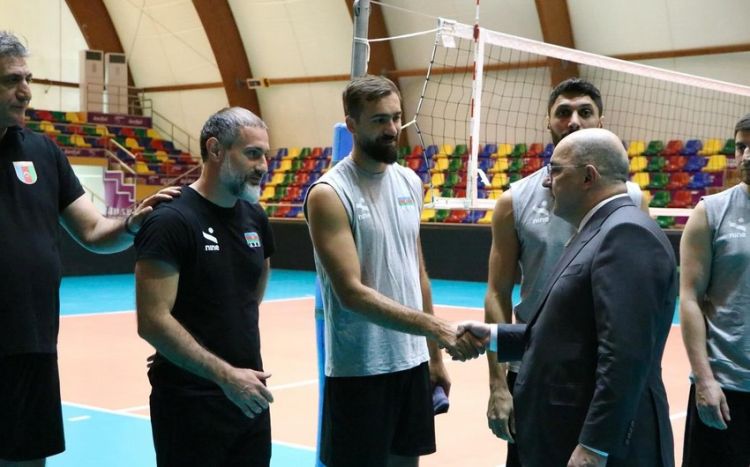 AVF prezidenti Azərbaycanın voleybol yığmasının üzvləri ilə görüşüb