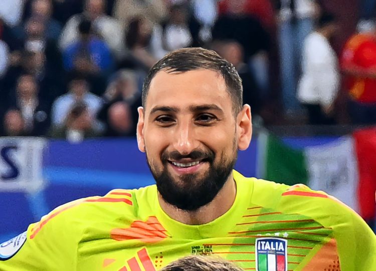 Donnarumma İngiltərə nəhənginin hədəfində