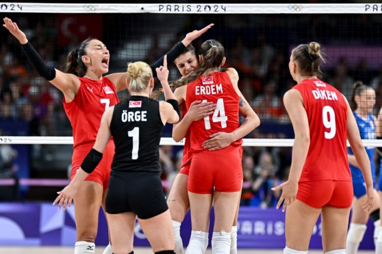 Türkiyə voleybol millisi Paris olimpiadasına qələbə ilə başladı