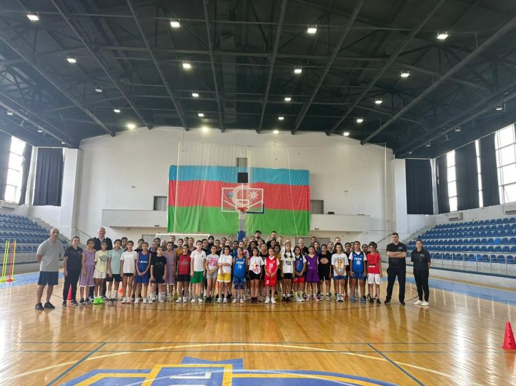 Qızlardan ibarət Azərbaycan millilərinə namizəd basketbolçulara baxış prosesi keçirilib