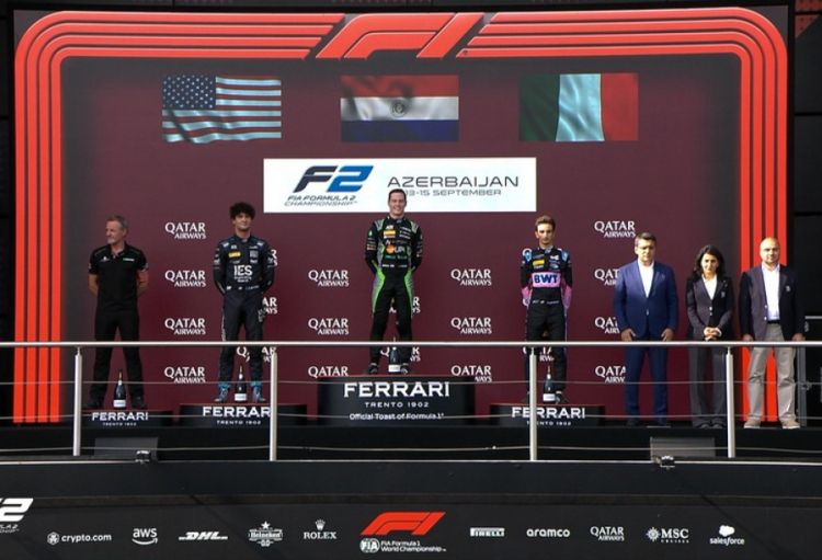 Formula 2: Sprint yarışının qalibi mükafatlandırıldı