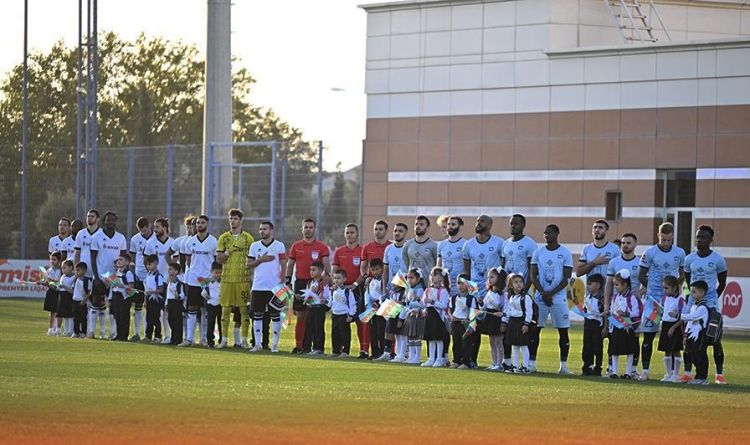 Peşəkar Futbol Liqası Bilik Gününə həsr olunmuş sosial layihə həyata keçirib