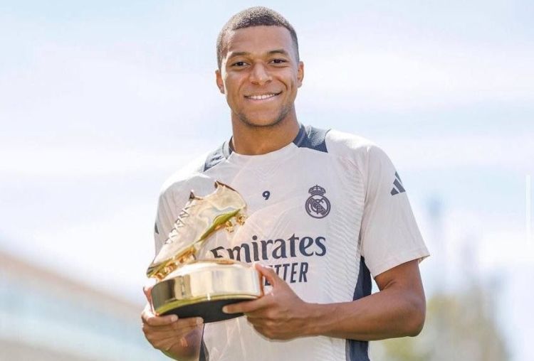 Mbappe 2023/2024 Çempionlar Liqasının ən yaxşı bombardiri mükafatını aldı - FOTOLAR