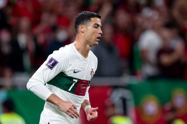 "Ronaldo futbol oynamağı bilmir"