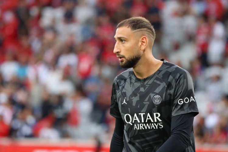 PSJ Donnarumma ilə danışıqlar aparır