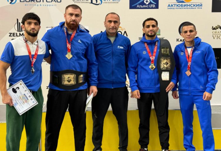 Azərbaycan boksçuları Qazaxıstanda iki qızıl medal qazanıblar