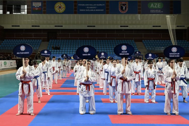 Karate üzrə Azərbaycan birinciliyi və çempionatının açılış mərasimi olub