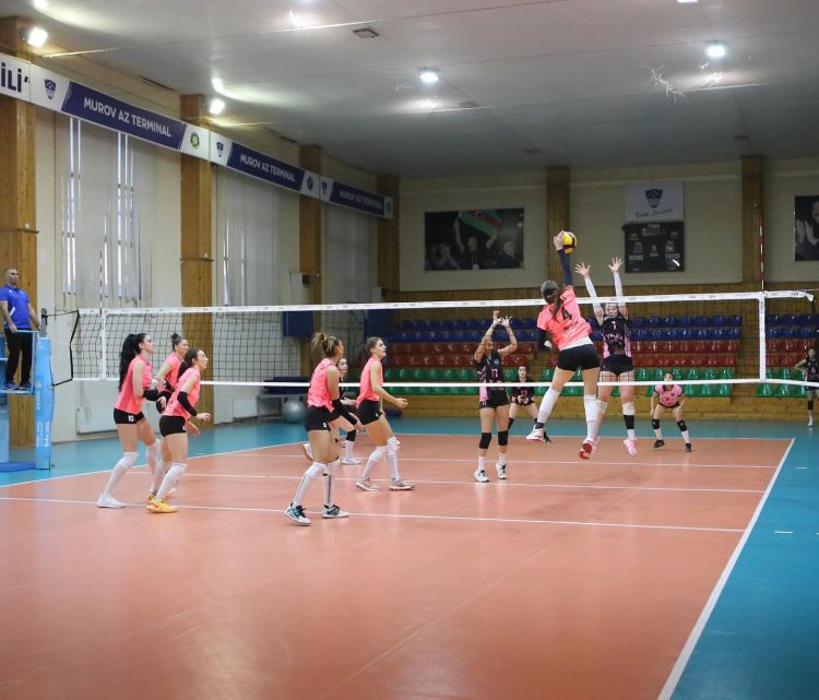 Qadın voleybolçular arasında Yüksək Liqada I turun oyunları keçirilib