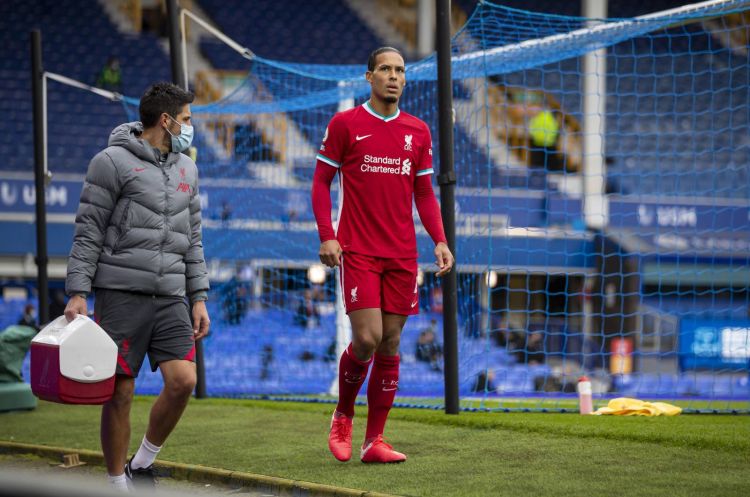 Van Deyk "Liverpul"la müqaviləsinin uzadılması ilə bağlı danışdı