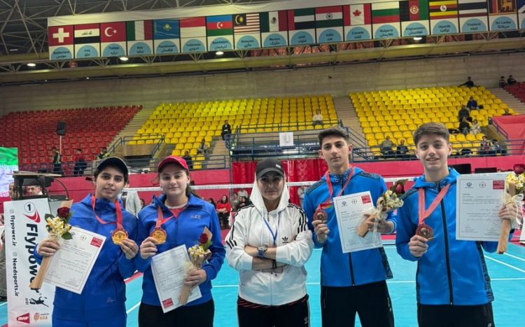 Gənc badmintonçularımızdan beynəlxalq turnirdə iki medal 