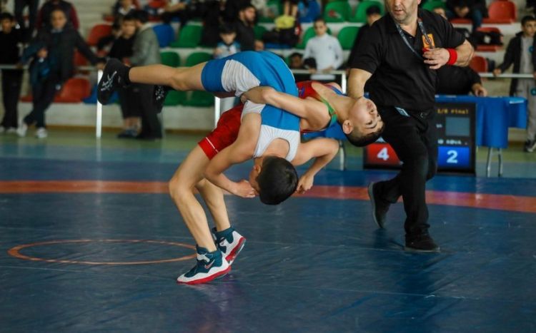 Güləş üzrə U-15 Azərbaycan birinciliyi Gəncədə keçiriləcək