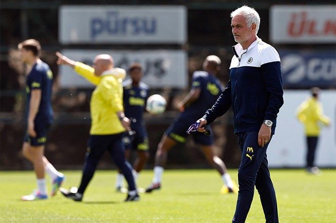 Mourinyo millinin təklifini geri çevirdi