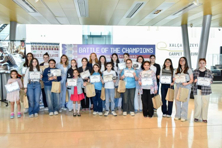 Şahmat üzrə ikiqat dünya və Avropa çempionu Antoaneta Stefanova Bakıda ustad dərsi keçib