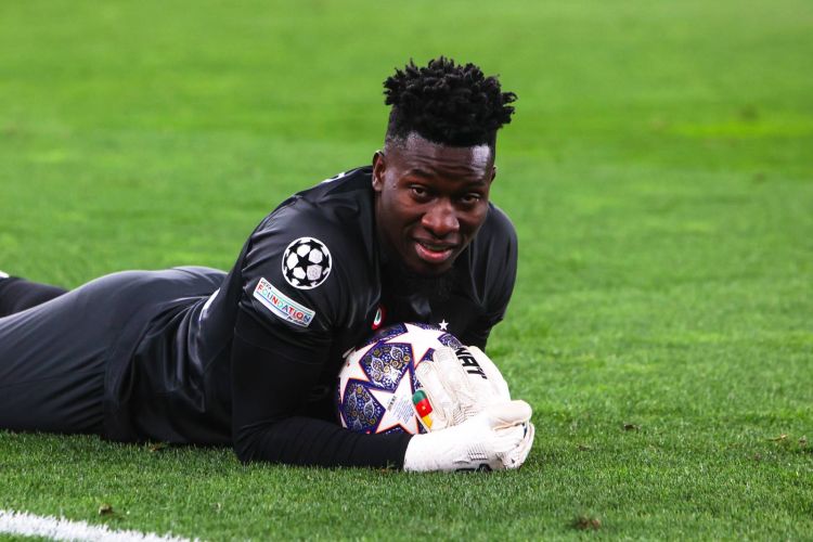 Onana "Mançester Yunayted"dən ayrılmaq istəmir