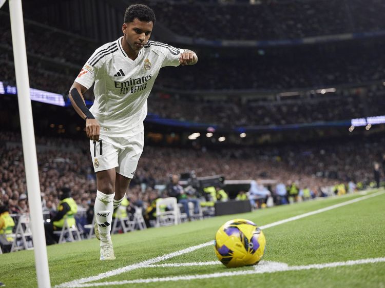 "Arsenal" və "Mançester Siti" onun izindədir