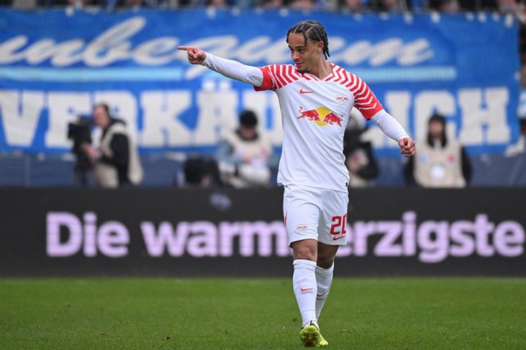 Xavi Simonsla dörd top klub maraqlanır