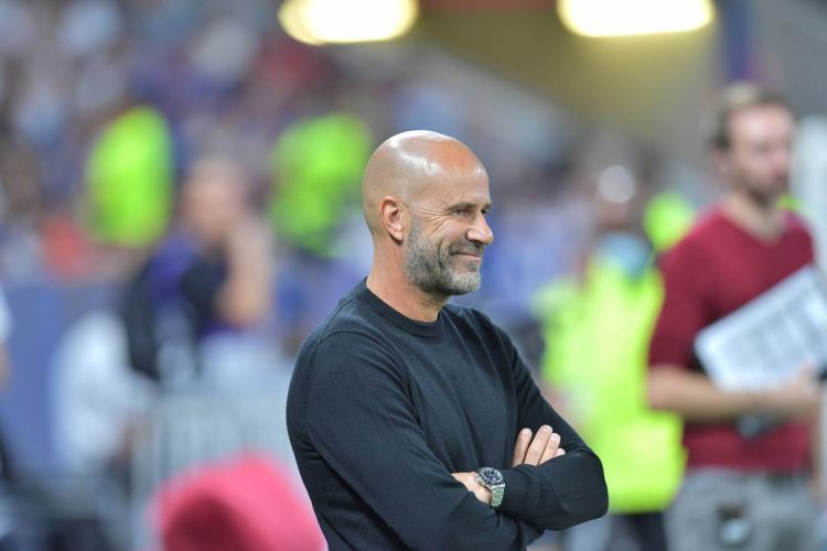 PSV baş məşqçisi ilə yeni müqavilə imzalamaq istəyir