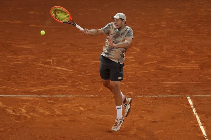 Rusiyalı tennisçi mübarizəni dayandırdı