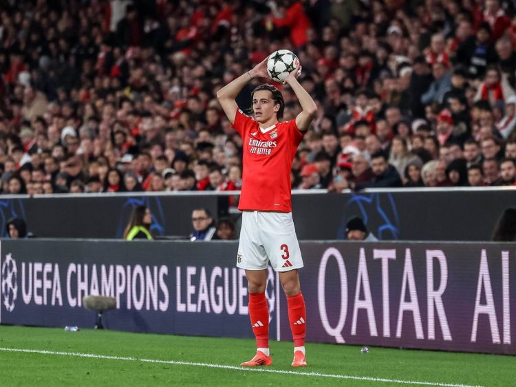 Alvaro Karreras "Real Madrid" yolunda