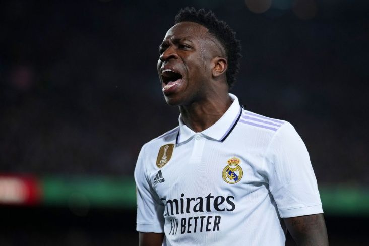 Vinisius Juniora qarşı irqçilik edən beş nəfərə həbs cəzası verilib