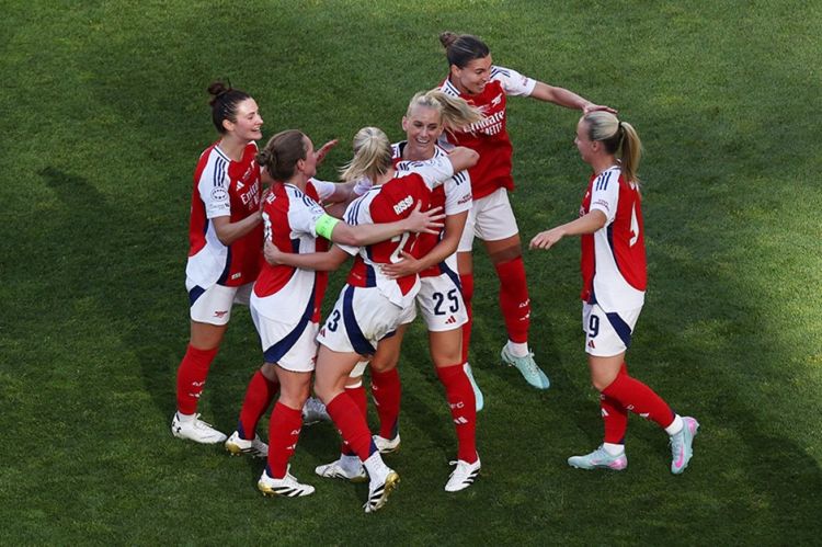 Qadınlar Çempionlar Liqasının kubokunu "Arsenal" qazandı
